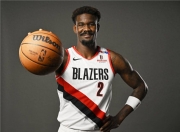 米兰体育登录-湖人今夏操作一览：签下拉拉维亚、艾顿、斯马特等球员