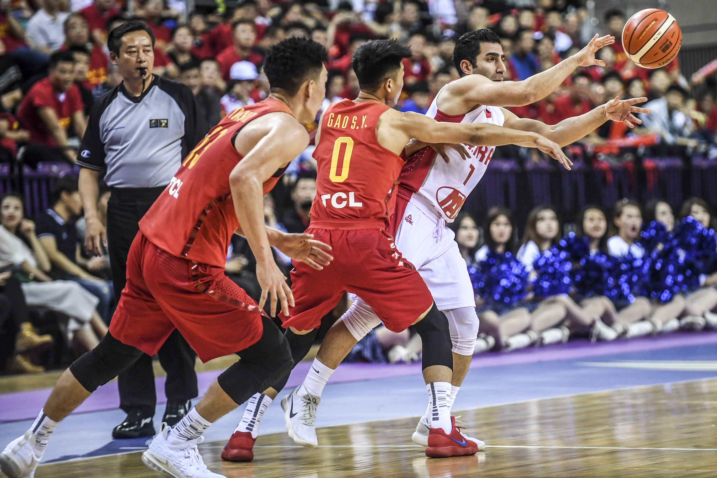 中国篮球队在国际赛事中实现突破
